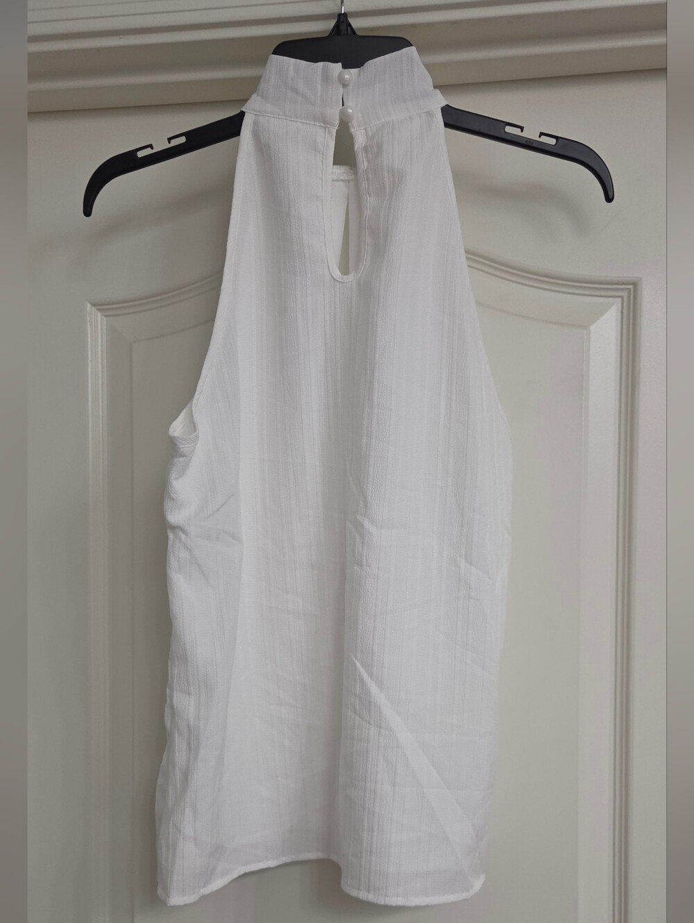 Sleeveless Halterneck White Blouse - Picture 3 of 7